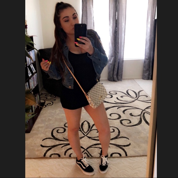 Meet your Posher, Amanda - Picture 5 of 8